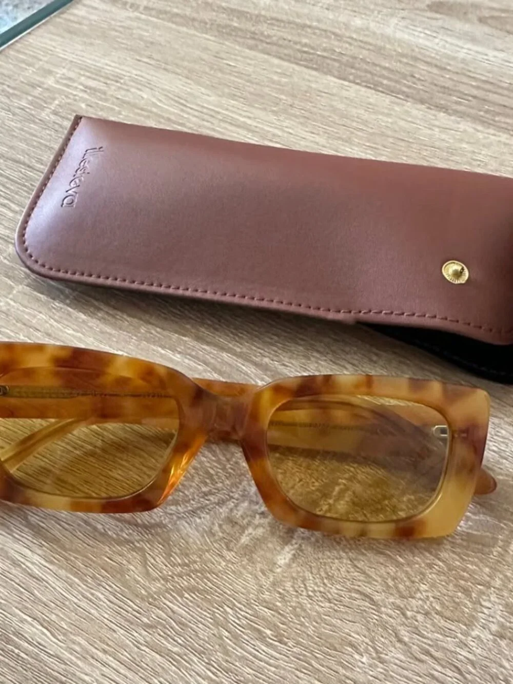 Illesteva Wilson Sunglasses – Amber/Brown Gradient
